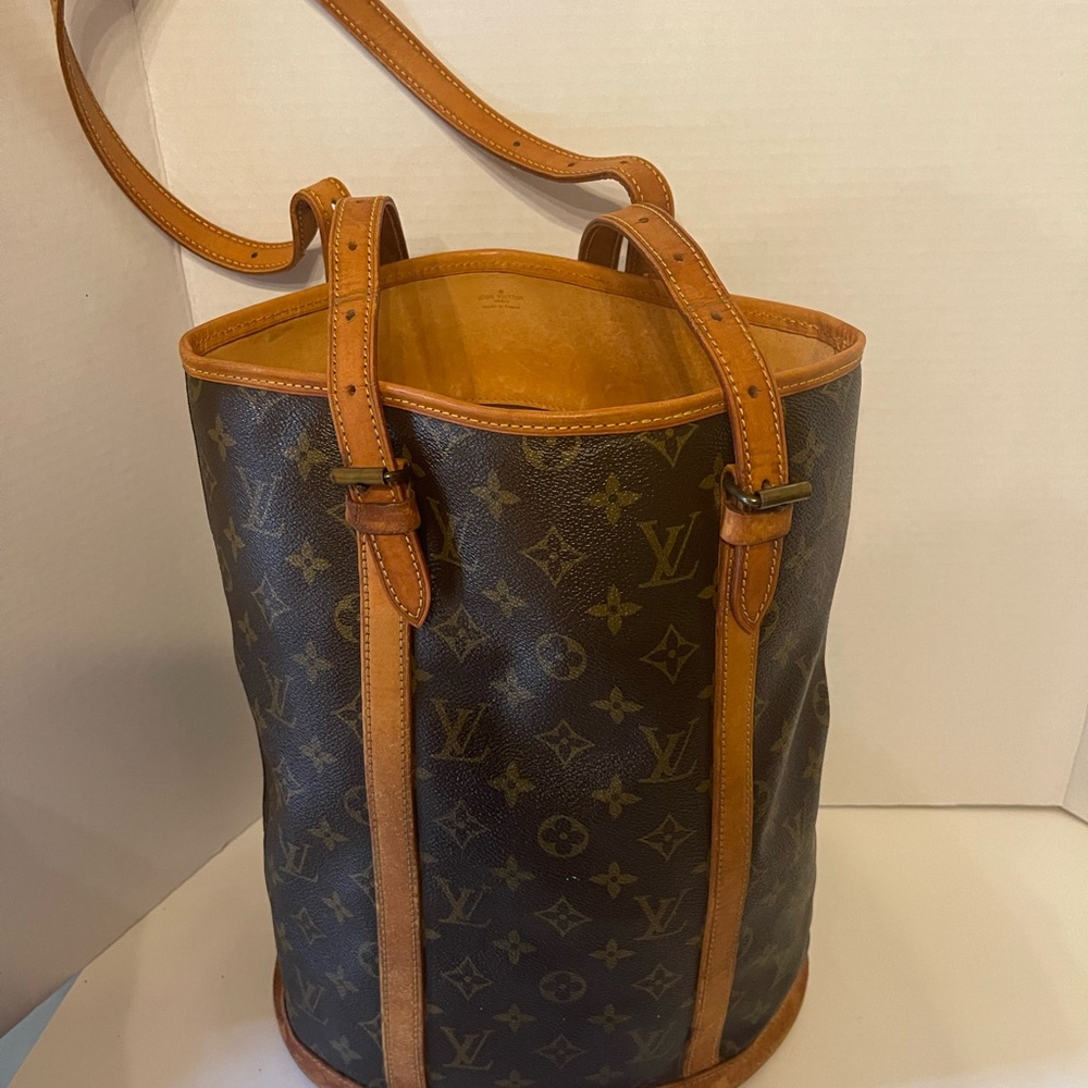 Louis Vuitton Bucket Monogram Tote